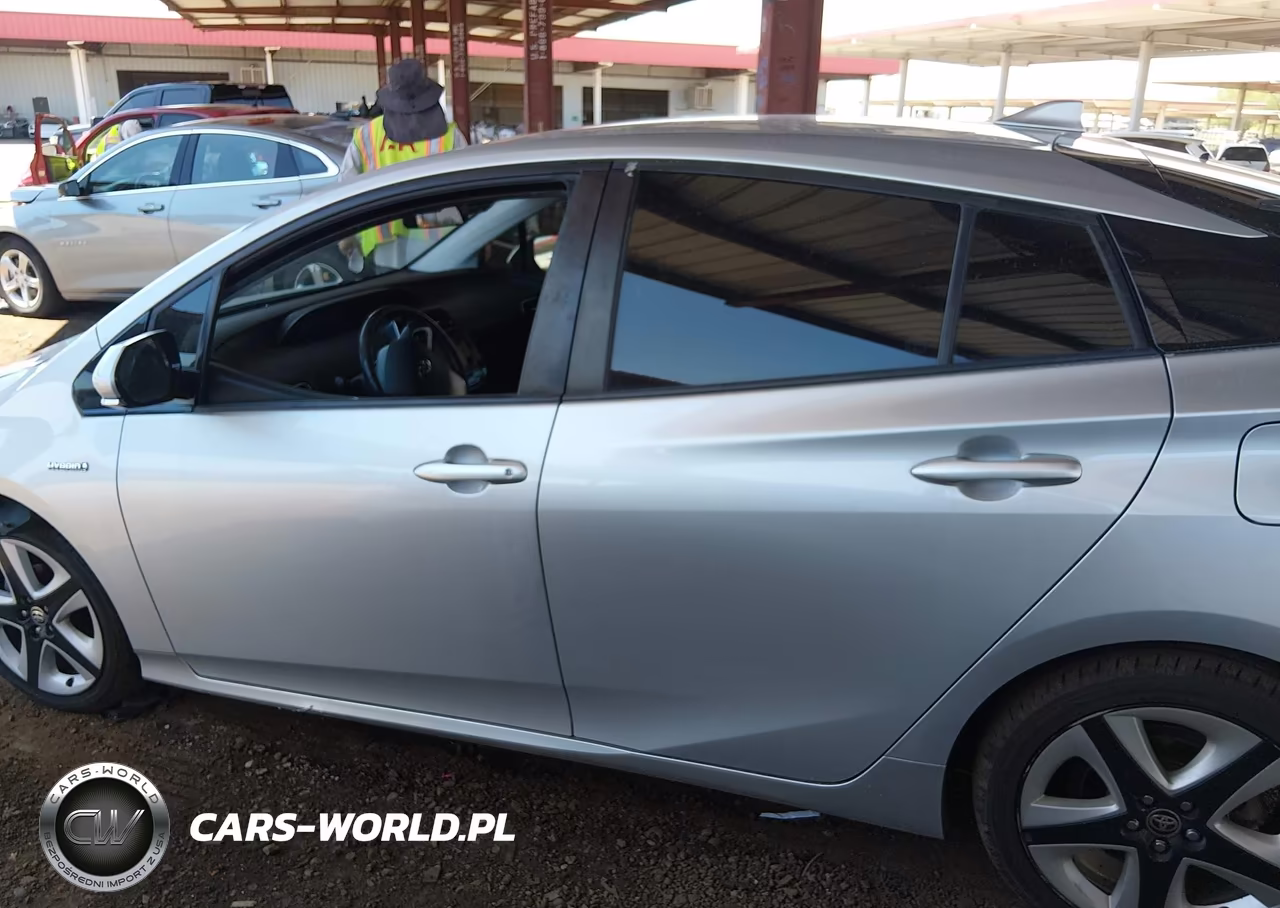 2016 Toyota Prius Three Touring VIN:JTDKARFU8G3006982 - 14
