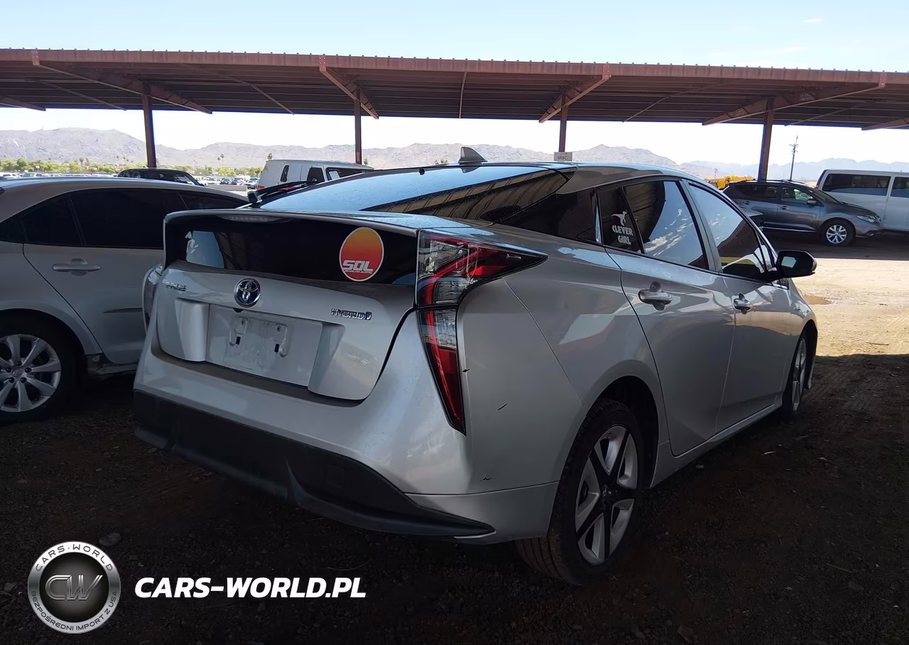 2016 Toyota Prius Three Touring VIN:JTDKARFU8G3006982 - 4