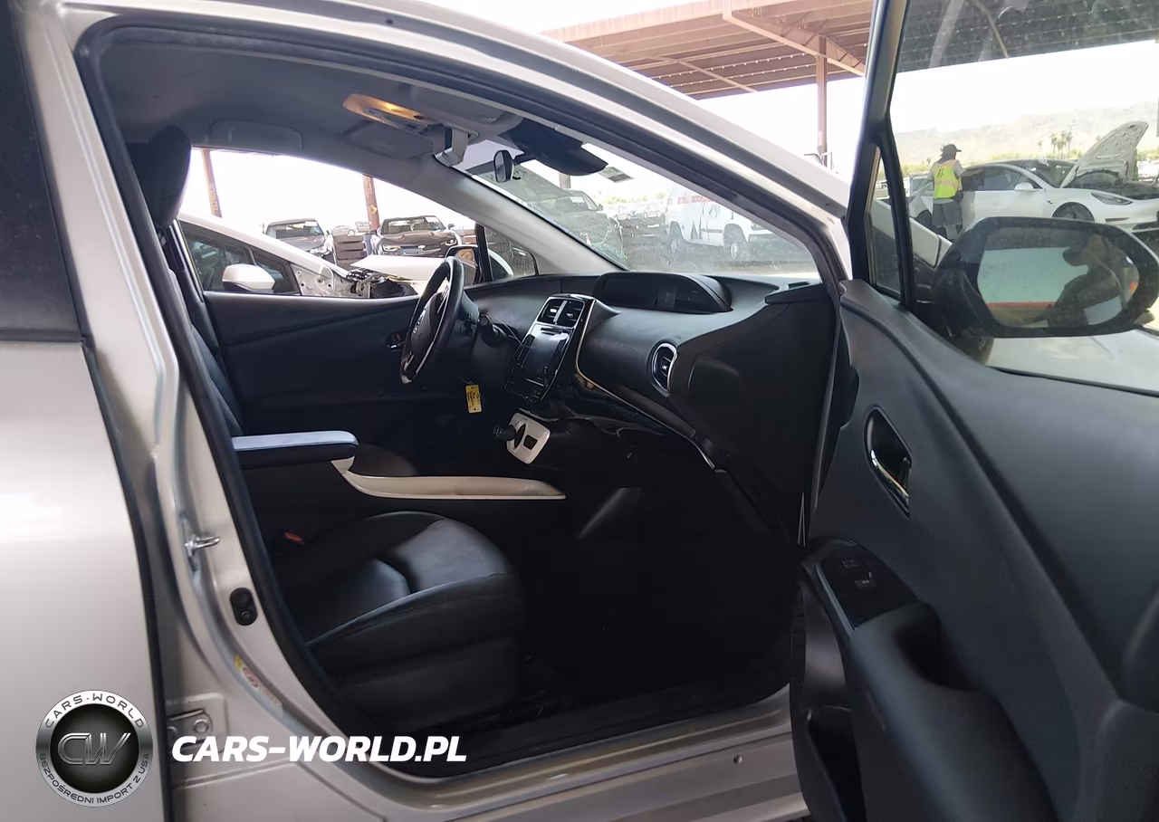 2016 Toyota Prius Three Touring VIN:JTDKARFU8G3006982 - 5