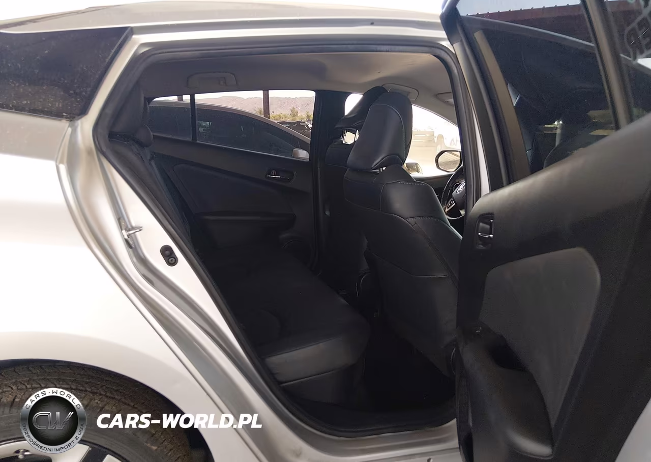 2016 Toyota Prius Three Touring VIN:JTDKARFU8G3006982 - 8