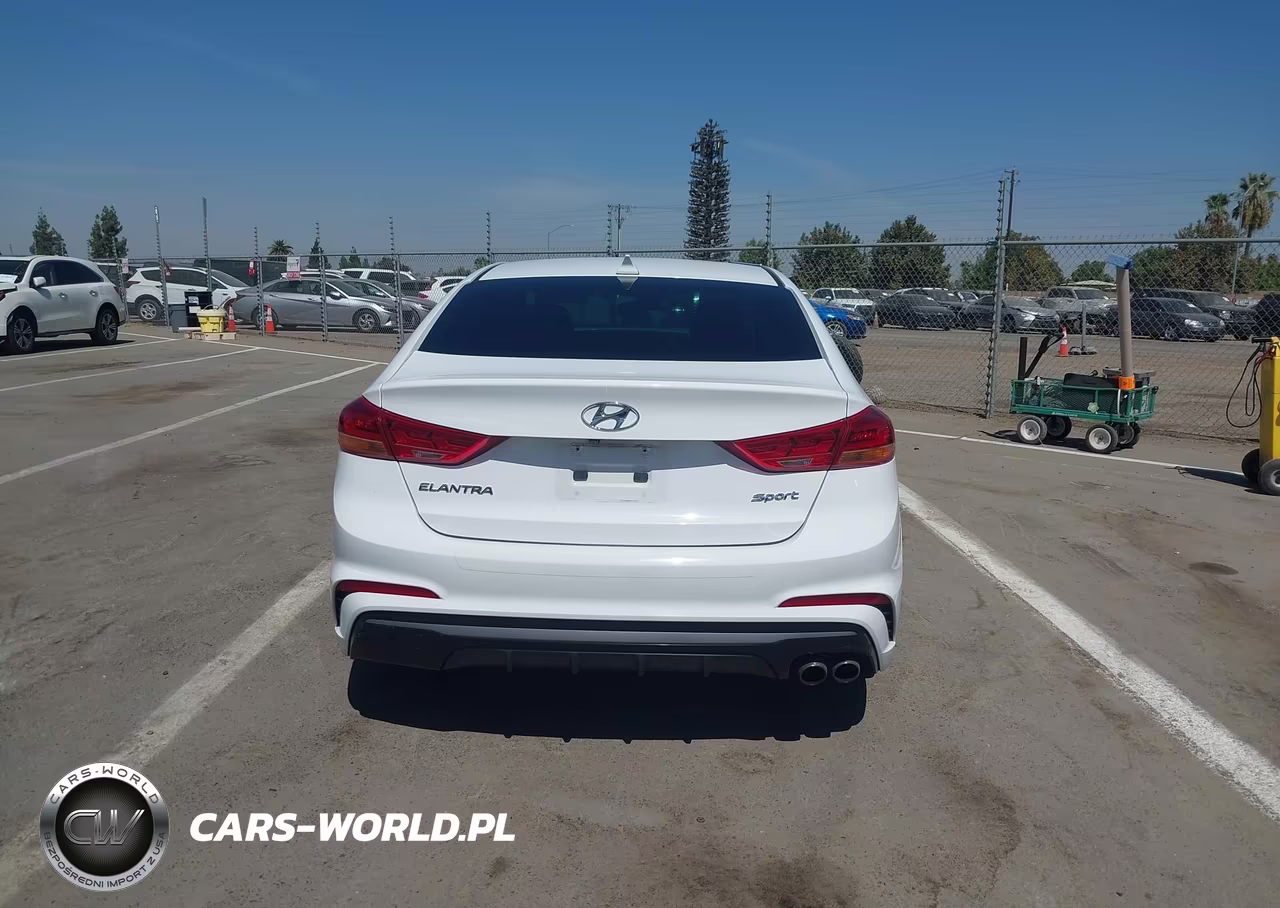 2018 Hyundai Elantra Sport VIN:KMHD04LB2JU587197 - 17