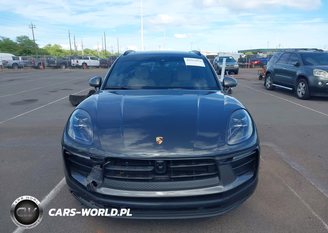 2023 Porsche Macan T VIN:WP1AA2A56PLB00554 - 13