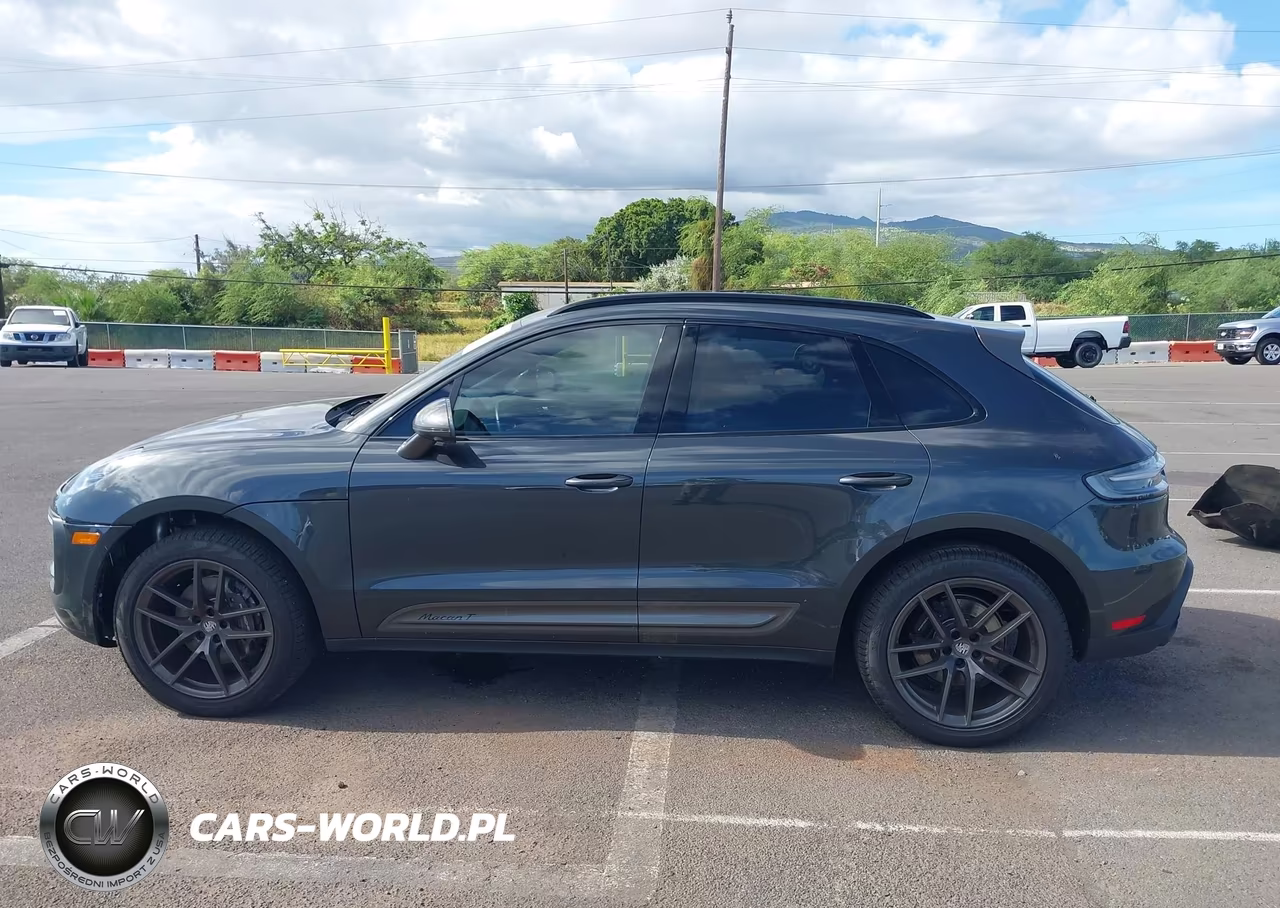 2023 Porsche Macan T VIN:WP1AA2A56PLB00554 - 15