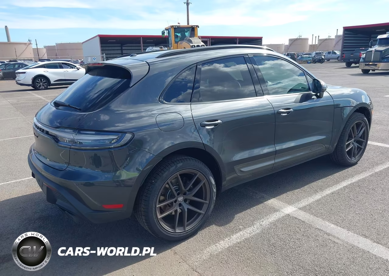 2023 Porsche Macan T VIN:WP1AA2A56PLB00554 - 4