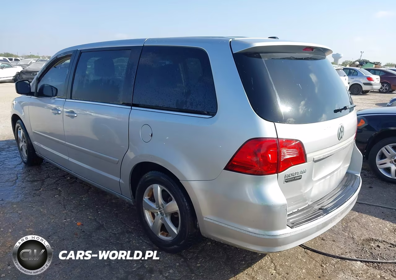 2010 Volkswagen Routan Se VIN:2V4RW3D16AR294592 - 3