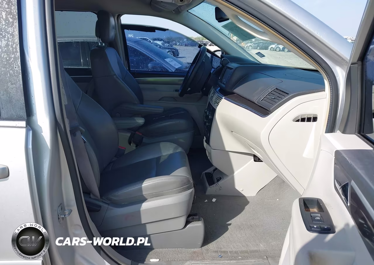 2010 Volkswagen Routan Se VIN:2V4RW3D16AR294592 - 5