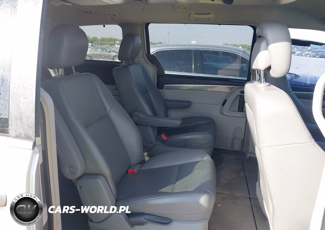 2010 Volkswagen Routan Se VIN:2V4RW3D16AR294592 - 8