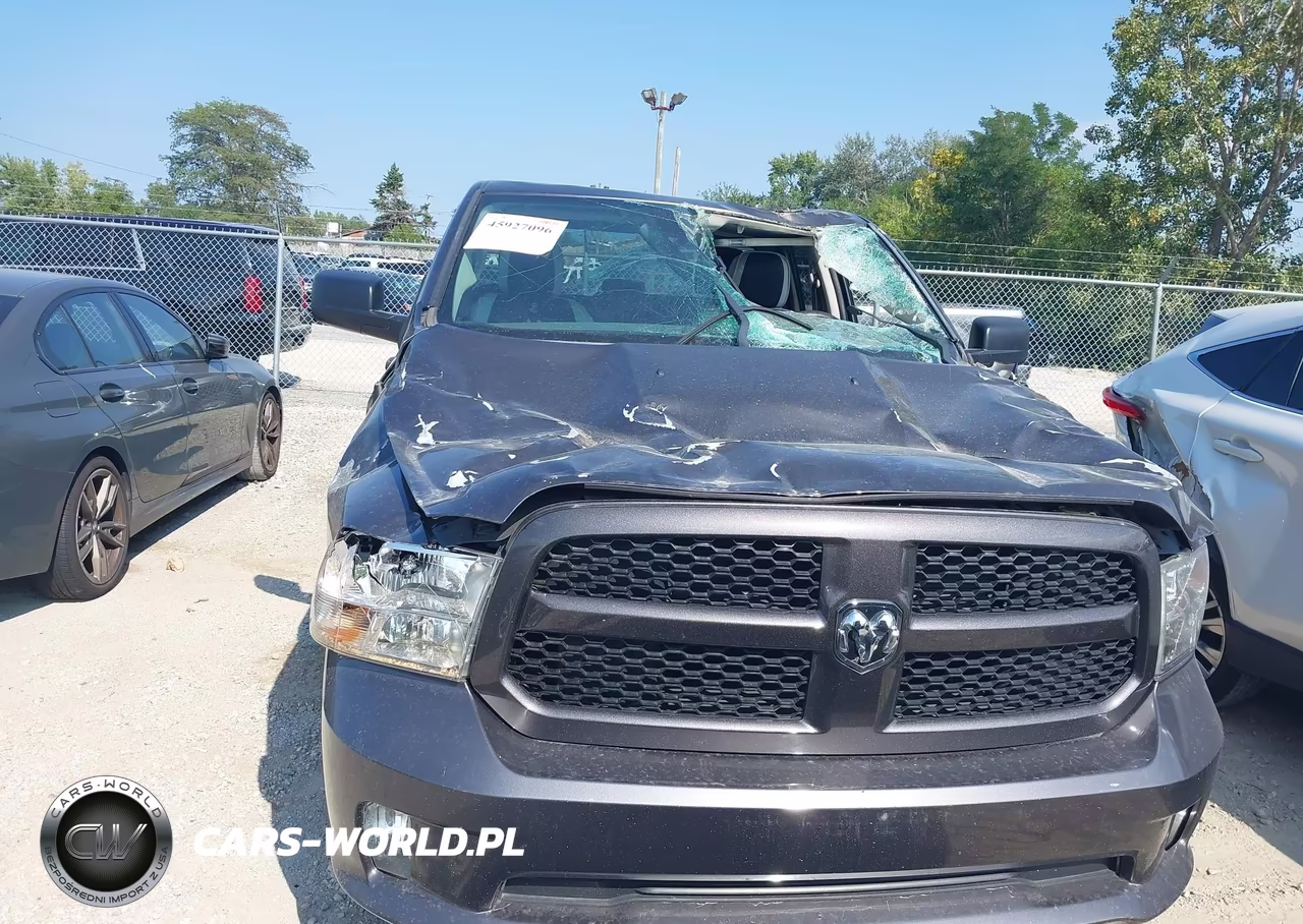 2017 Ram 1500 Express 4X4 6'4 Box VIN:1C6RR7FG4HS862266 - 12