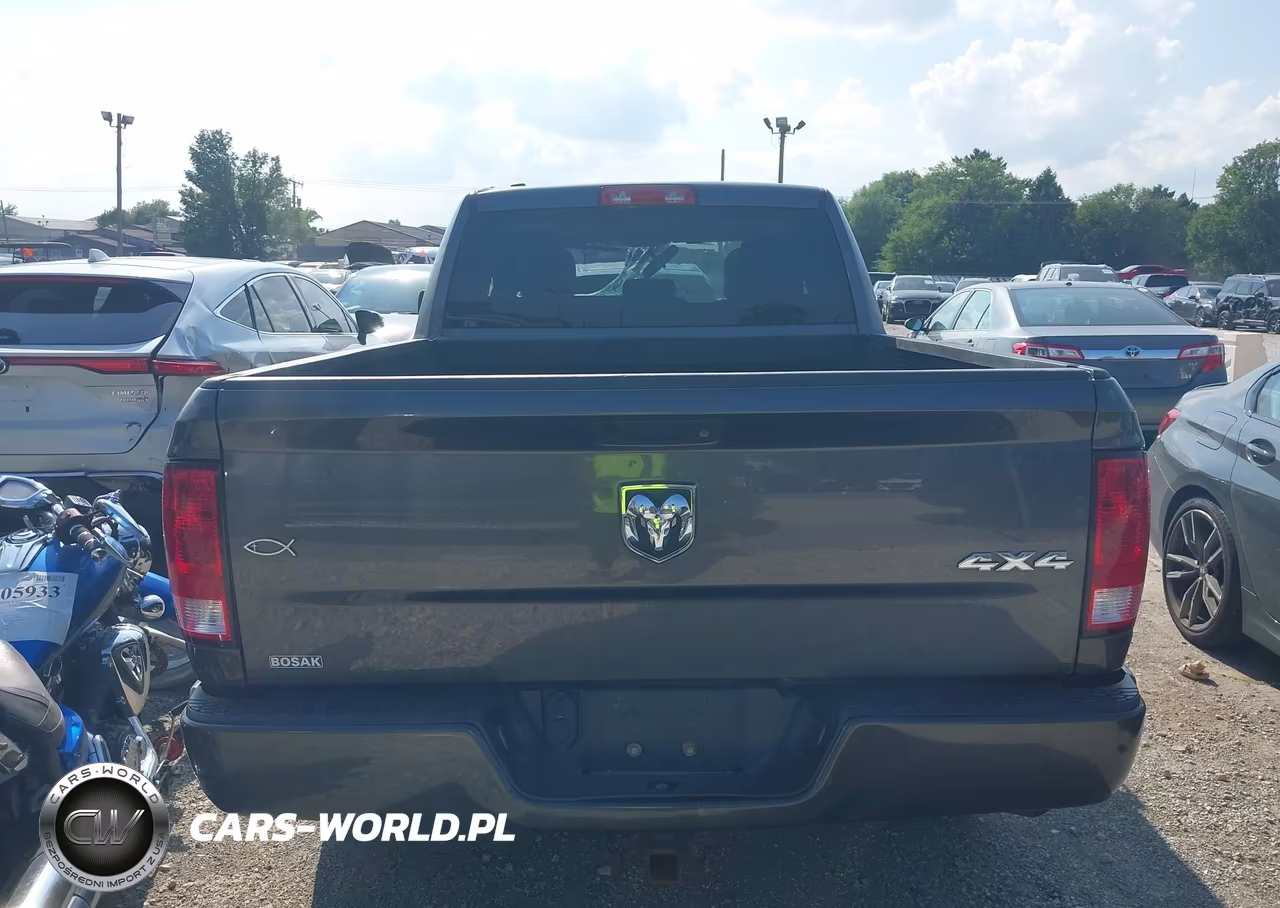 2017 Ram 1500 Express 4X4 6'4 Box VIN:1C6RR7FG4HS862266 - 16