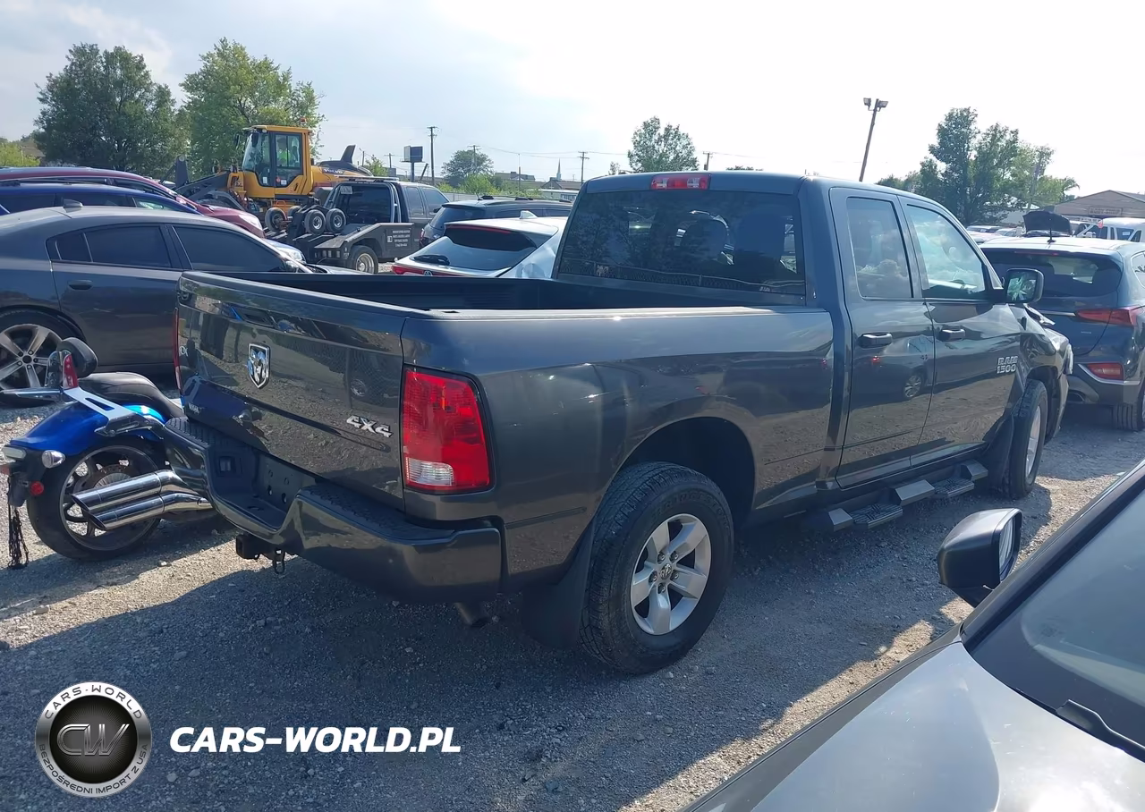 2017 Ram 1500 Express 4X4 6'4 Box VIN:1C6RR7FG4HS862266 - 4