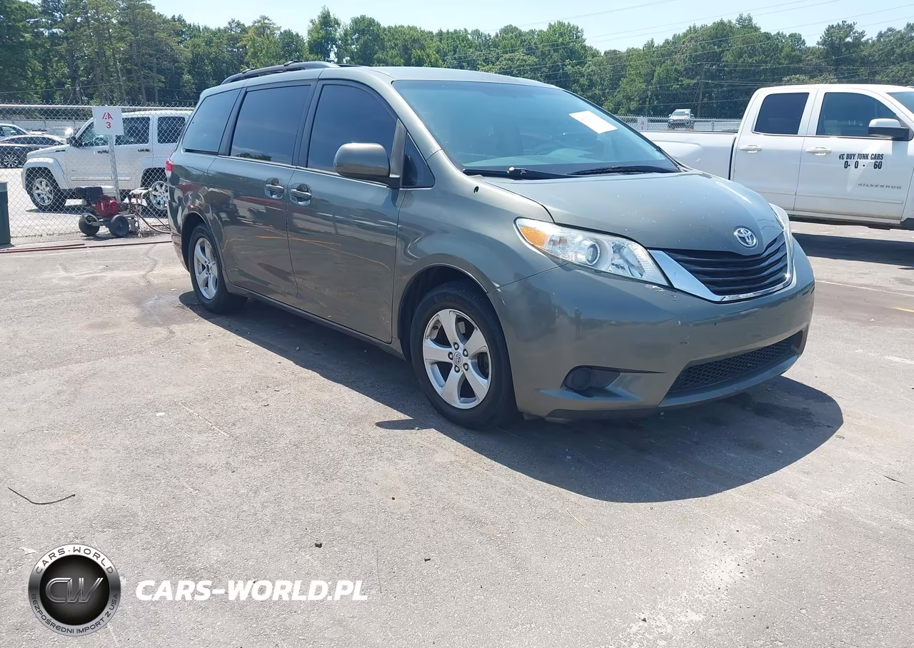 2014 Toyota Sienna Le V6 8 Passenger – zdjęcie 1 z 16