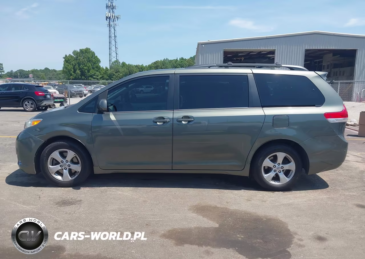 2014 Toyota Sienna Le V6 8 Passenger VIN:5TDKK3DC3ES433552 - 14