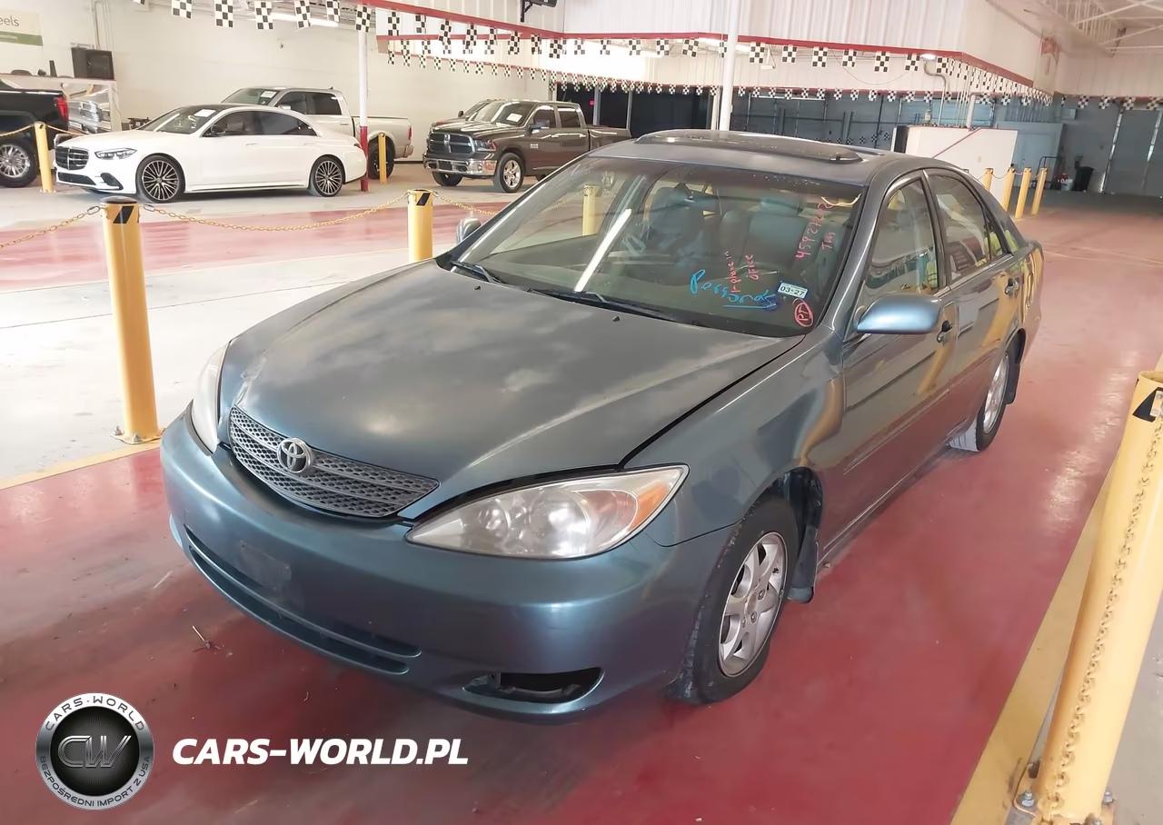 2002 Toyota Camry Le VIN:JTDBE30K320019996 - 2