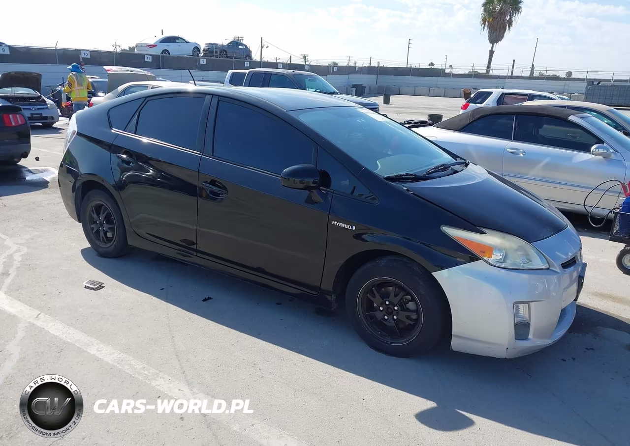 2014 Toyota Prius Three VIN:JTDKN3DU0E0357842 - 1