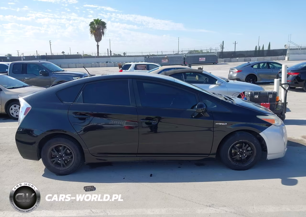 2014 Toyota Prius Three VIN:JTDKN3DU0E0357842 - 13