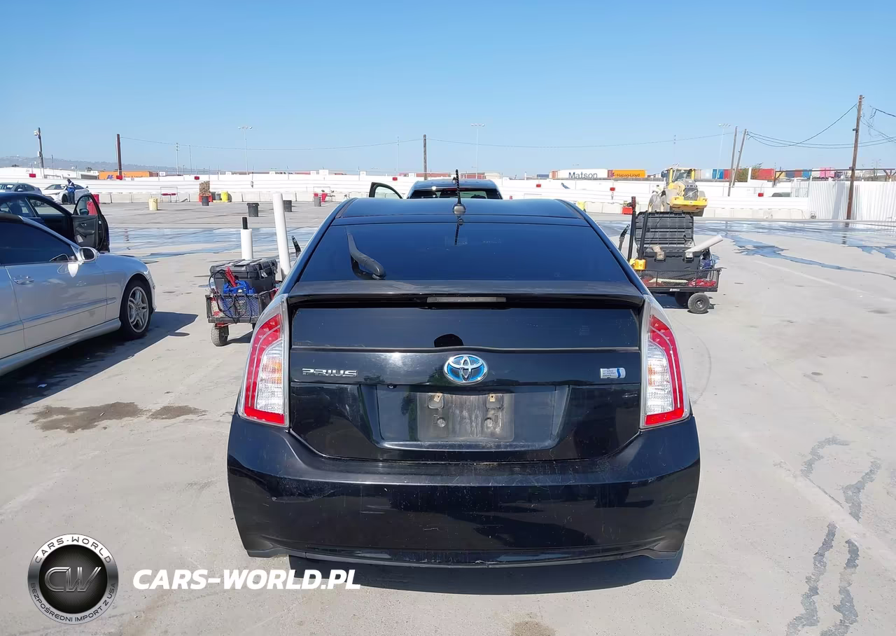 2014 Toyota Prius Three VIN:JTDKN3DU0E0357842 - 16