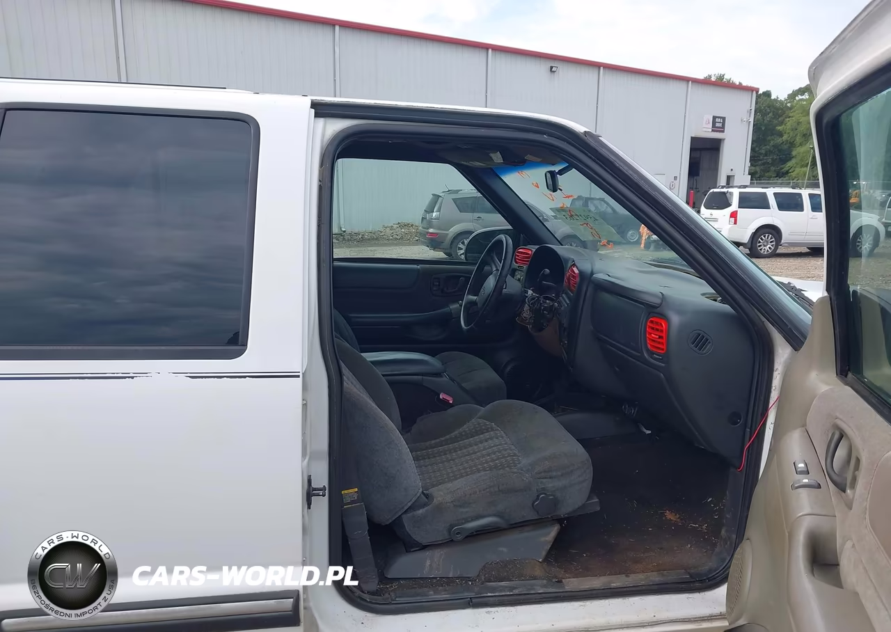 2000 Chevrolet Blazer Ls VIN:1GNDT13W9Y2181394 - 5