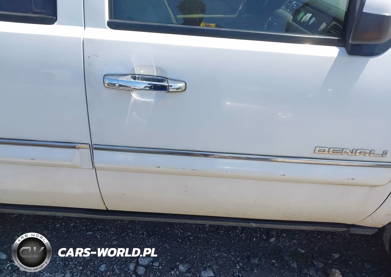 2008 GMC Yukon Denali VIN:1GKFK63808J132176 - 17