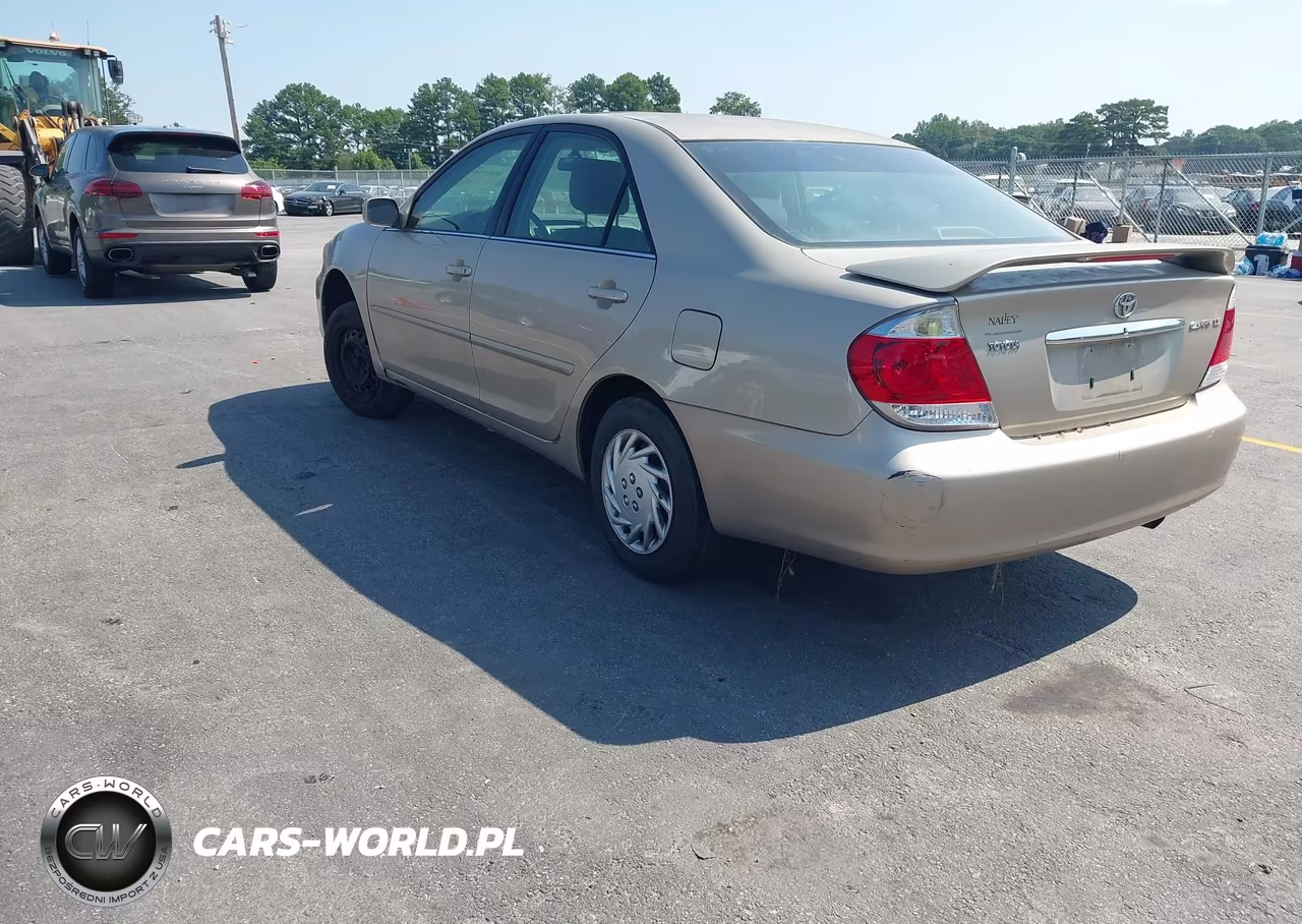 2005 Toyota Camry Le VIN:4T1BE32K85U079858 - 3