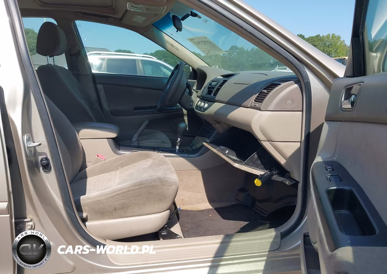 2005 Toyota Camry Le VIN:4T1BE32K85U079858 - 5