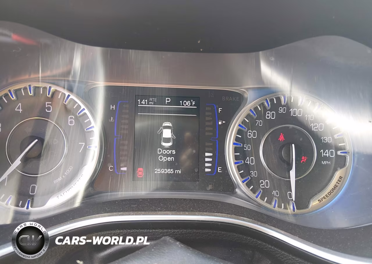 2015 Chrysler 200 Limited VIN:1C3CCCABXFN569878 - 7