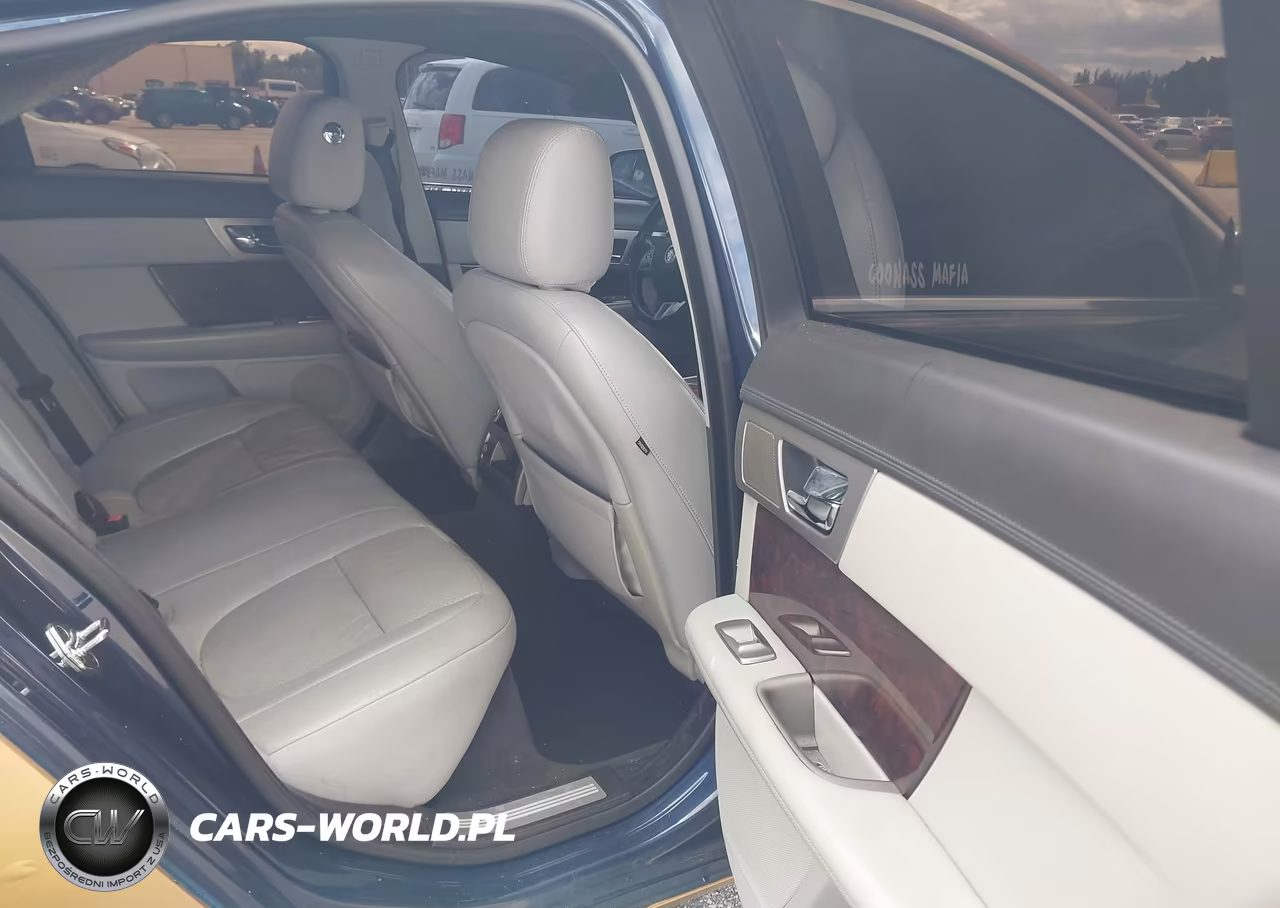 2011 Jaguar Xf Premium VIN:SAJWA0GB4BLS03314 - 8