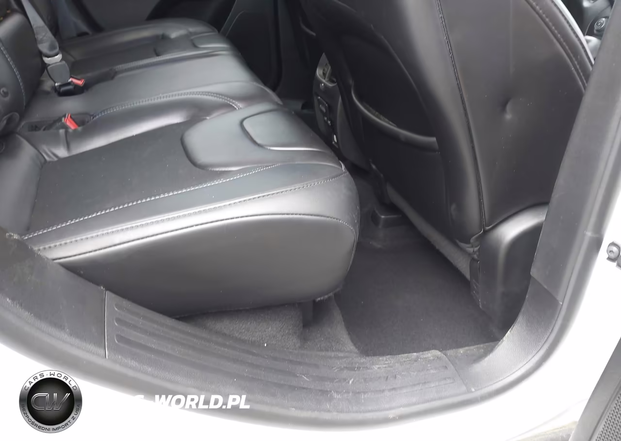 2019 Jeep Cherokee Latitude Plus Fwd VIN:1C4PJLLB8KD383689 - 8
