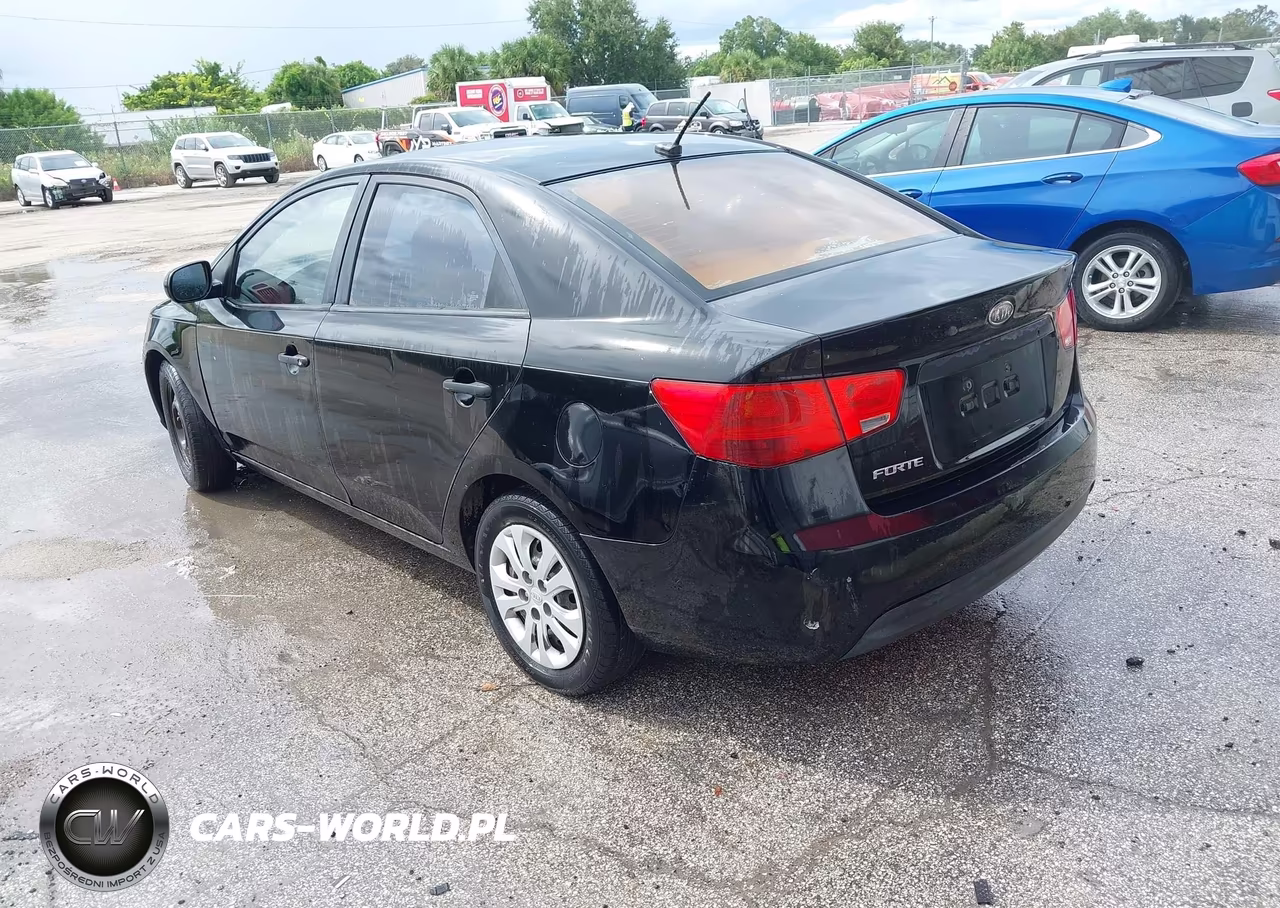 2010 Kia Forte Lx VIN:KNAFT4A25A5851107 - 3