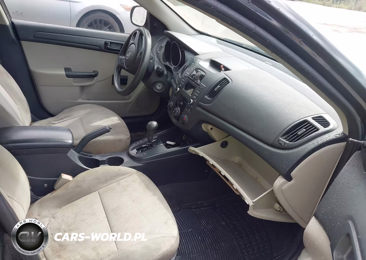2010 Kia Forte Lx VIN:KNAFT4A25A5851107 - 5