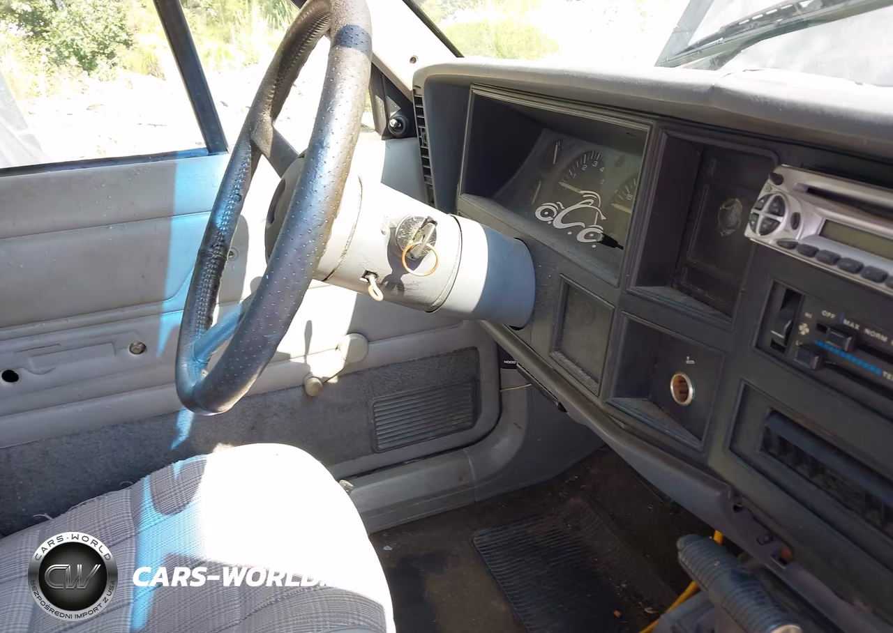 1992 Jeep Cherokee Sport VIN:1J4FT88S9NL136830 - 11