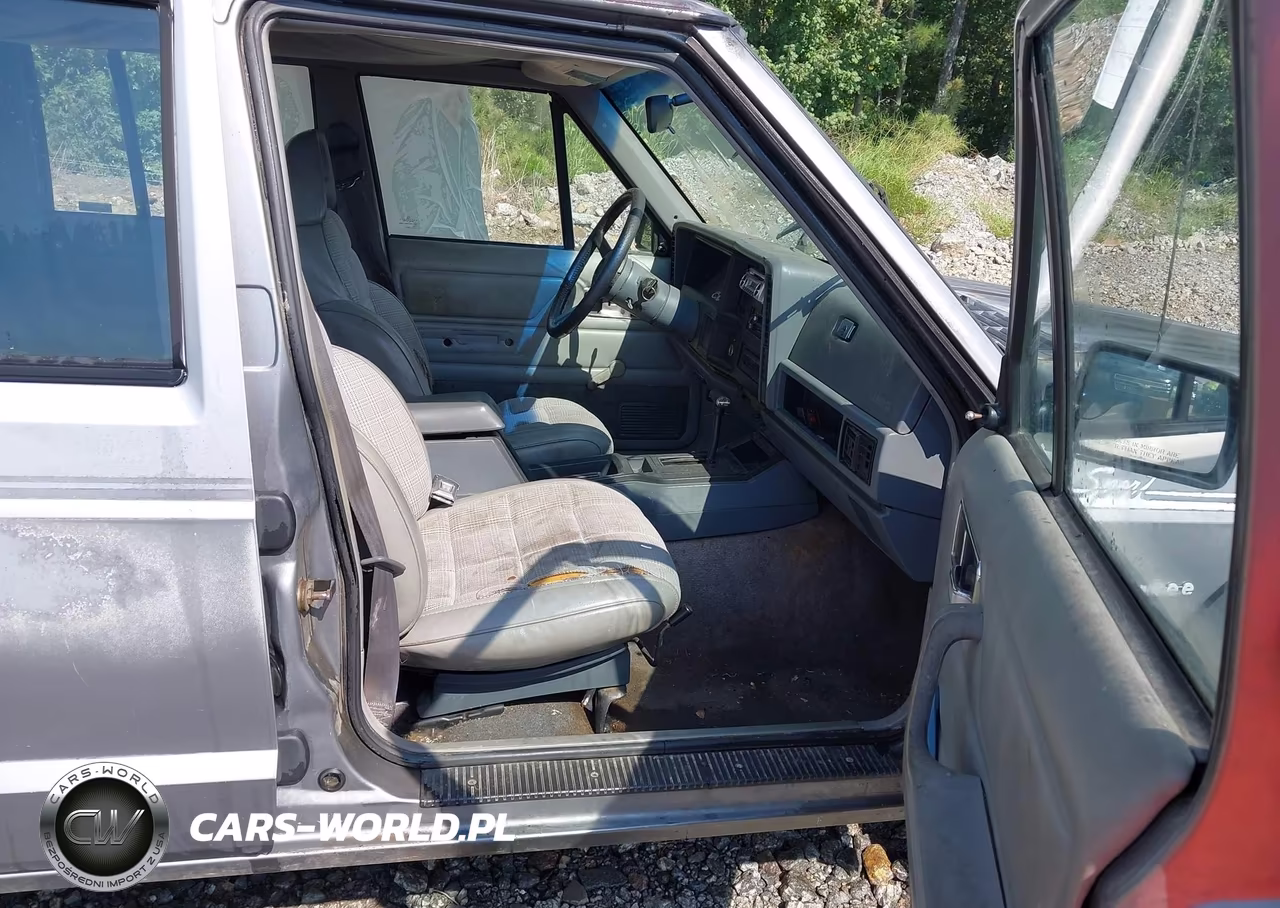 1992 Jeep Cherokee Sport VIN:1J4FT88S9NL136830 - 5