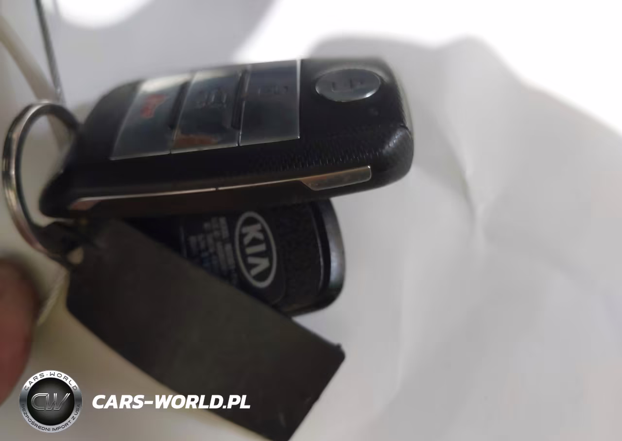 2018 Kia Sorento 3.3L Sx VIN:5XYPK4A59JG406557 - 11