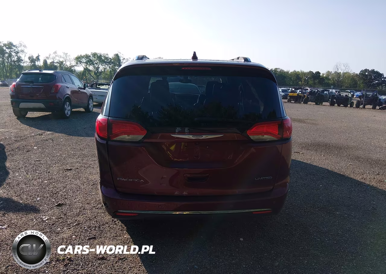 2018 Chrysler Pacifica Limited VIN:2C4RC1GGXJR251753 - 17