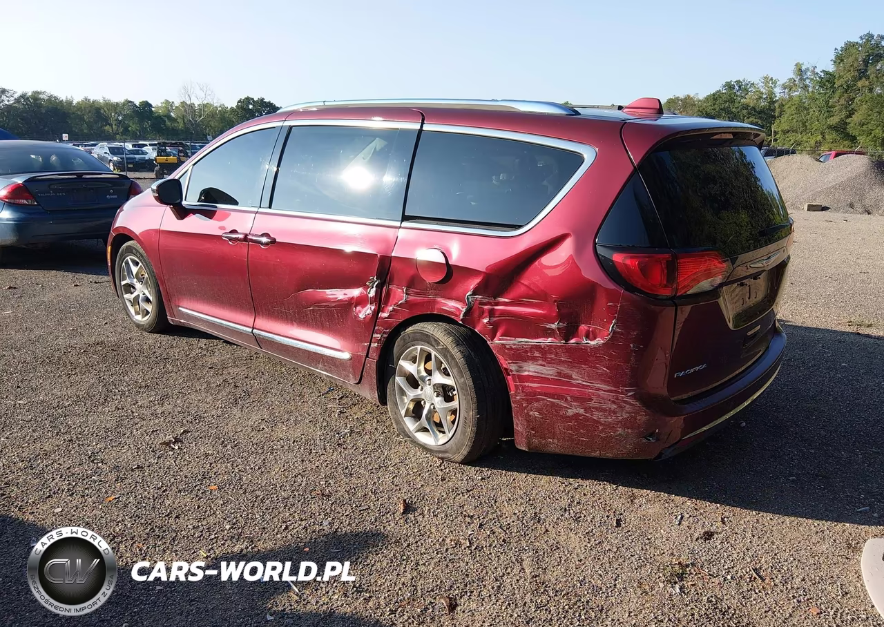 2018 Chrysler Pacifica Limited VIN:2C4RC1GGXJR251753 - 3