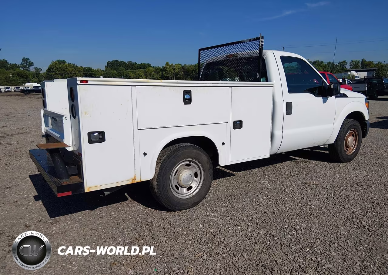 2016 Ford F-250 Xl VIN:1FDBF2A60GED02421 - 4