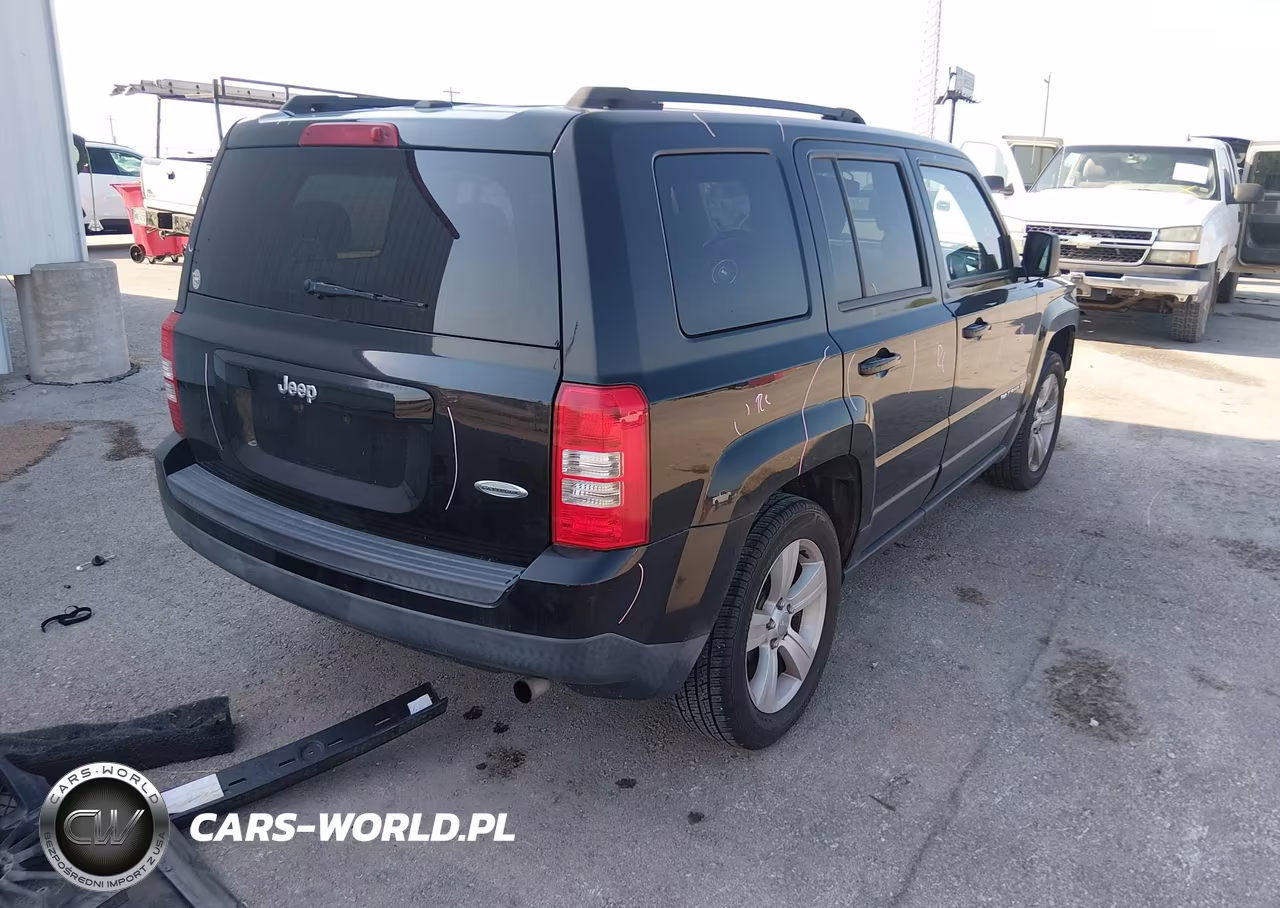 2017 Jeep Patriot Latitude VIN:1C4NJPFB6HD184577 - 4