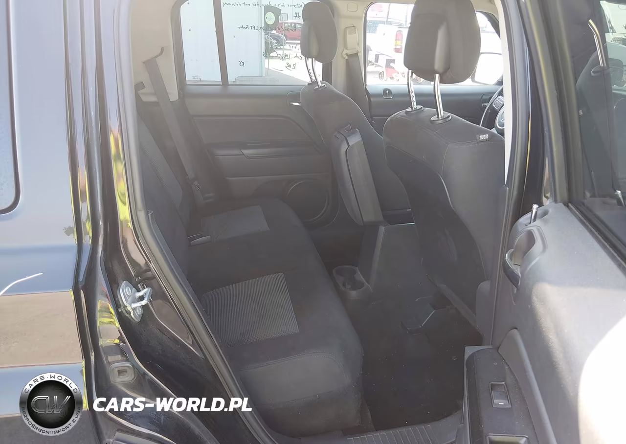 2017 Jeep Patriot Latitude VIN:1C4NJPFB6HD184577 - 8