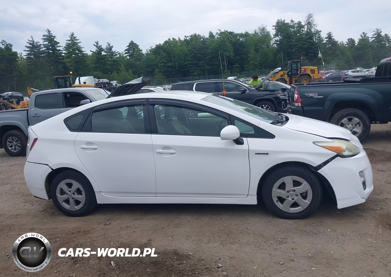 2011 Toyota Prius Two VIN:JTDKN3DU6B1453500 - 13