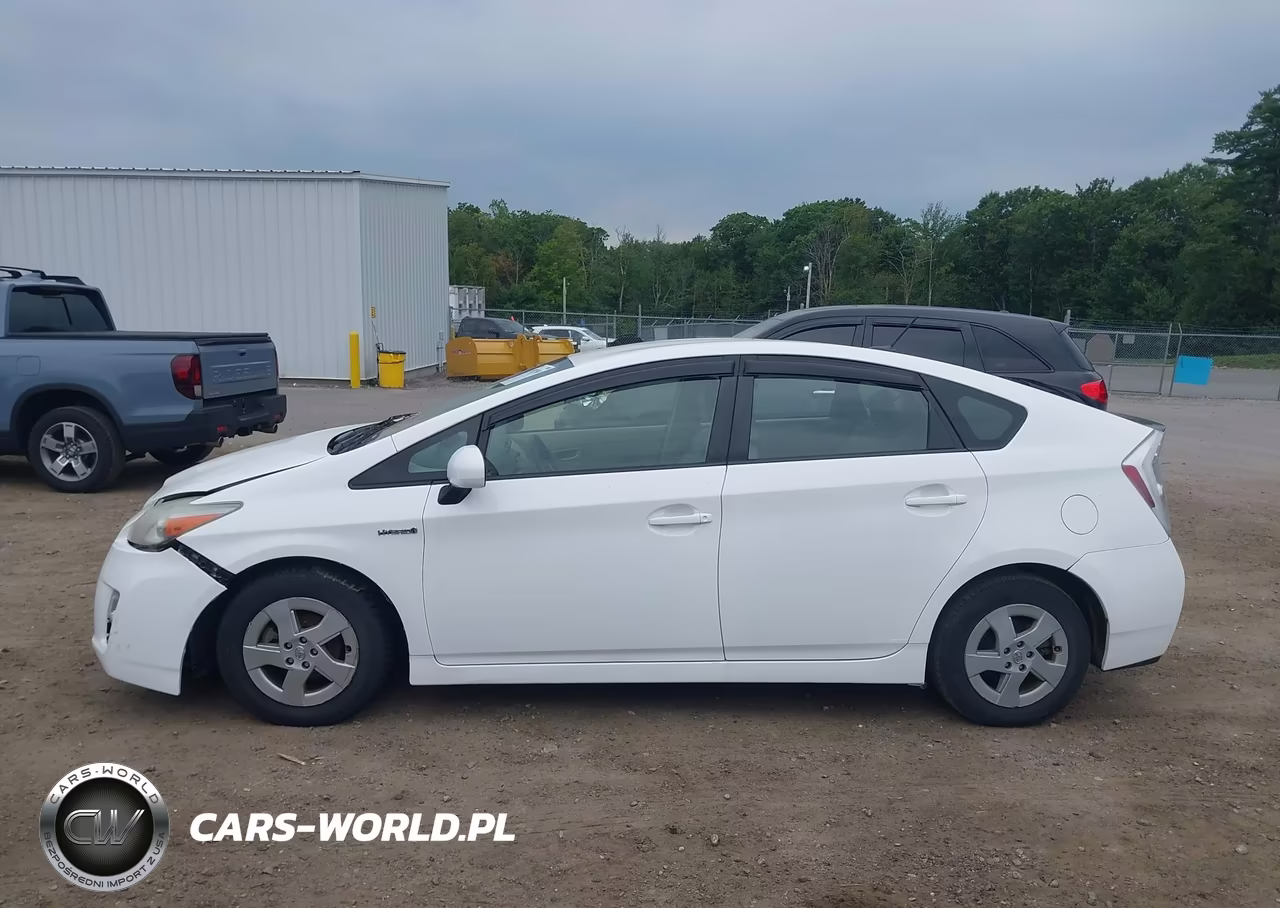 2011 Toyota Prius Two VIN:JTDKN3DU6B1453500 - 14