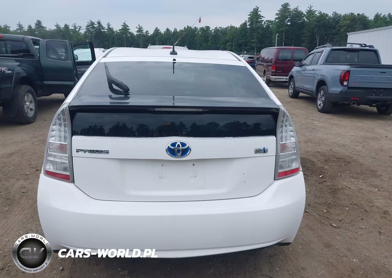 2011 Toyota Prius Two VIN:JTDKN3DU6B1453500 - 16