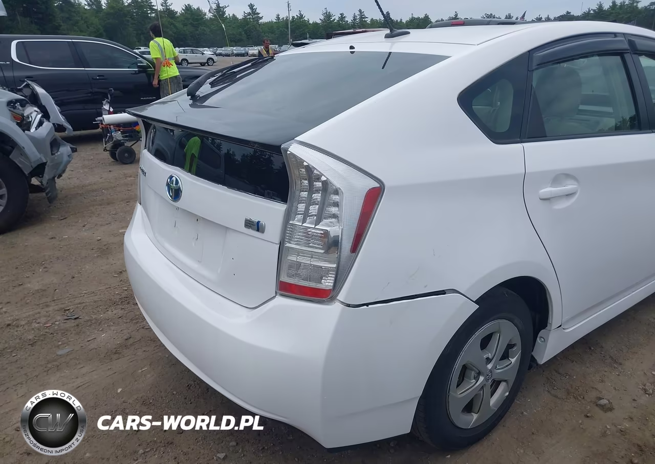 2011 Toyota Prius Two VIN:JTDKN3DU6B1453500 - 17