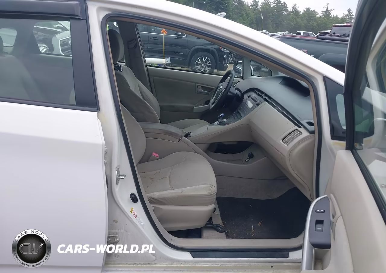 2011 Toyota Prius Two VIN:JTDKN3DU6B1453500 - 5