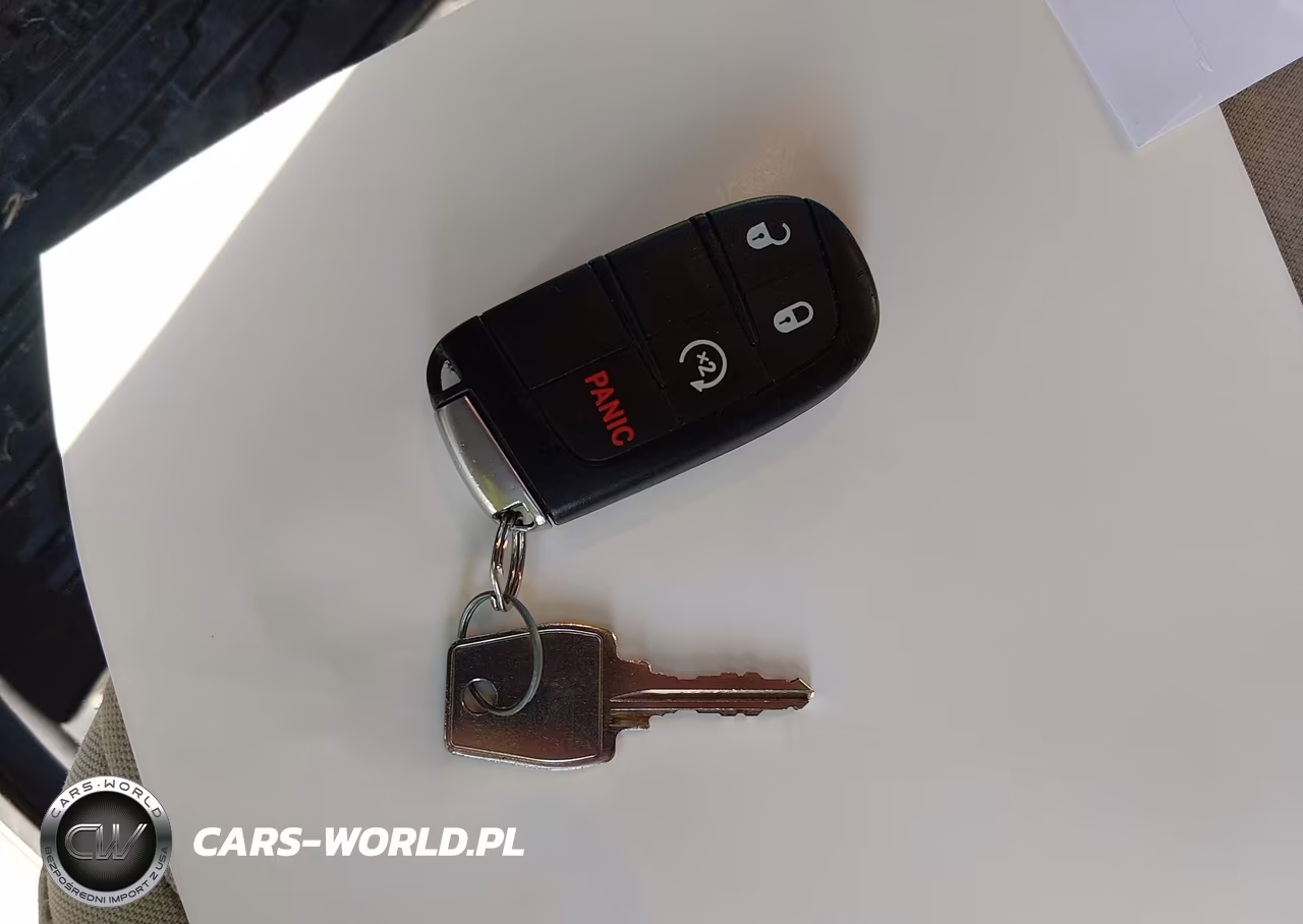 2018 Jeep Grand Cherokee Laredo E 4X4 VIN:1C4RJFAG0JC420098 - 11