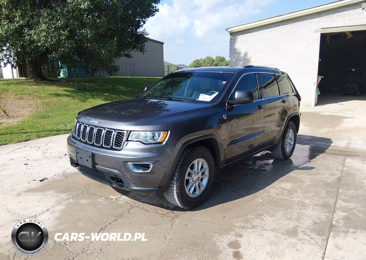 2018 Jeep Grand Cherokee Laredo E 4X4 VIN:1C4RJFAG0JC420098 - 2