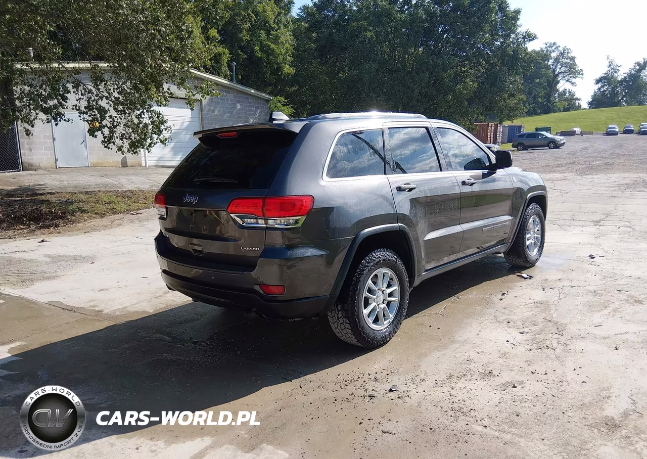 2018 Jeep Grand Cherokee Laredo E 4X4 VIN:1C4RJFAG0JC420098 - 4