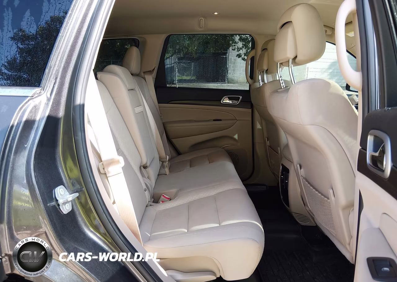 2018 Jeep Grand Cherokee Laredo E 4X4 VIN:1C4RJFAG0JC420098 - 8