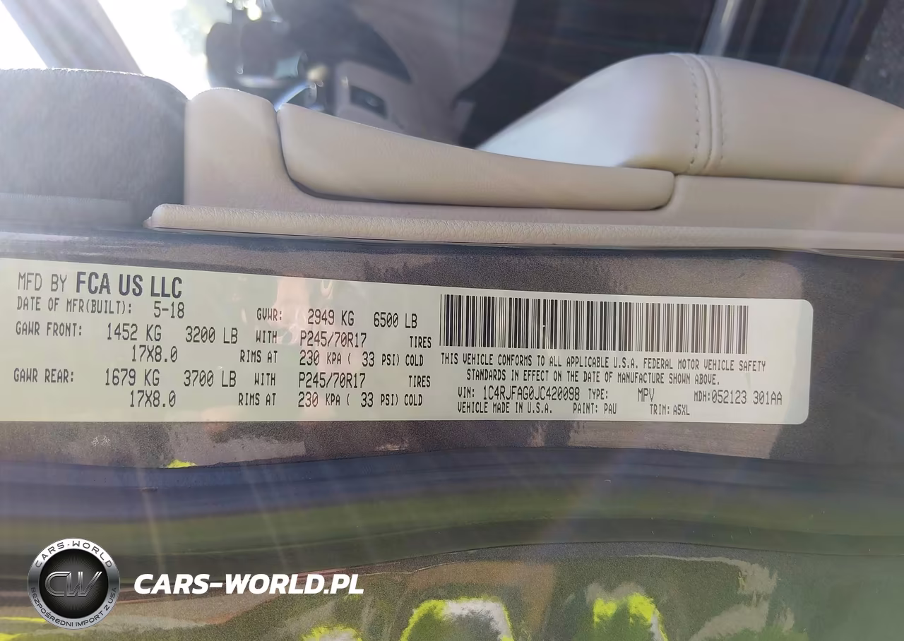 2018 Jeep Grand Cherokee Laredo E 4X4 VIN:1C4RJFAG0JC420098 - 9