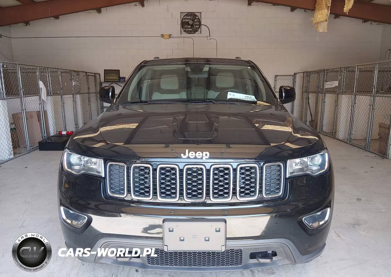 2018 Jeep Grand Cherokee Laredo E 4X4 VIN:1C4RJFAG9JC420097 - 13