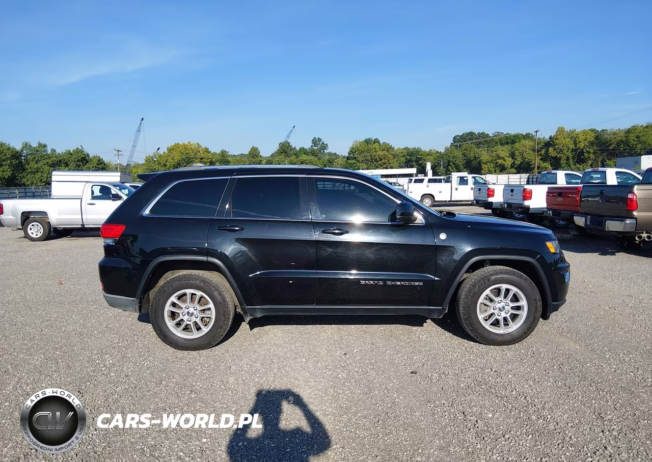 2018 Jeep Grand Cherokee Laredo E 4X4 VIN:1C4RJFAG9JC420097 - 14