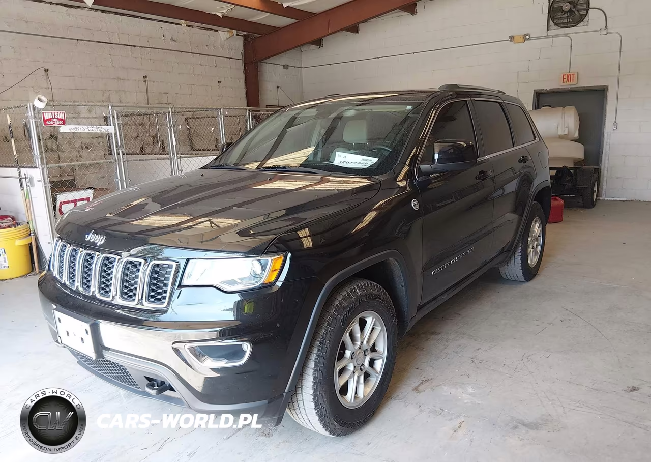 2018 Jeep Grand Cherokee Laredo E 4X4 VIN:1C4RJFAG9JC420097 - 2